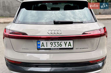 Позашляховик / Кросовер Audi e-tron 2020 в 
