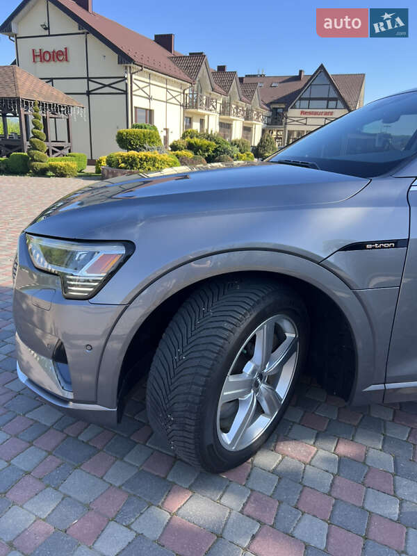 Внедорожник / Кроссовер Audi e-tron 2019 в Снятине фото 6 Внедорожник / Кроссовер Audi e-tron 2019 в Снятине