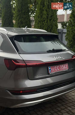 Внедорожник / Кроссовер Audi e-tron 2020 в 