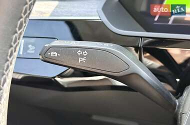 Позашляховик / Кросовер Audi e-tron 2022 в 