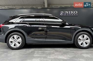 Внедорожник / Кроссовер Audi e-tron 2020 в 