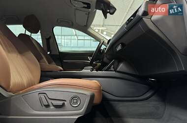 Внедорожник / Кроссовер Audi e-tron 2020 в 