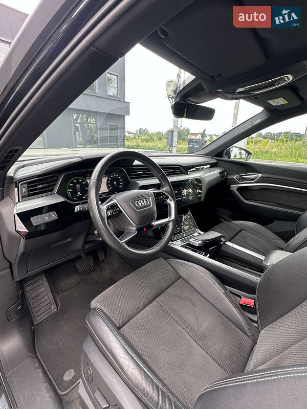 Позашляховик / Кросовер Audi e-tron 2020 в Білогородці