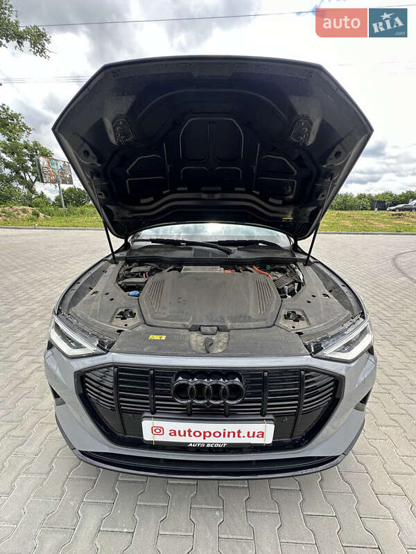 Позашляховик / Кросовер Audi e-tron 2020 в Білогородці