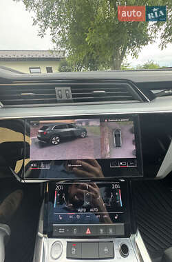 Позашляховик / Кросовер Audi e-tron 2020 в 
