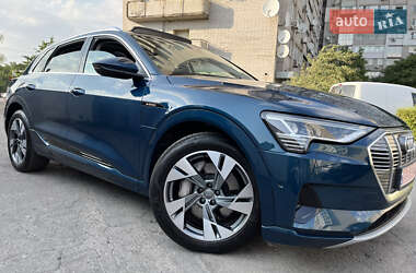 Внедорожник / Кроссовер Audi e-tron 2020 в 