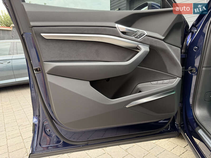 Позашляховик / Кросовер Audi e-tron 2022 в Мукачевому