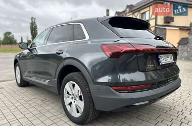Внедорожник / Кроссовер Audi e-tron 2020 в 