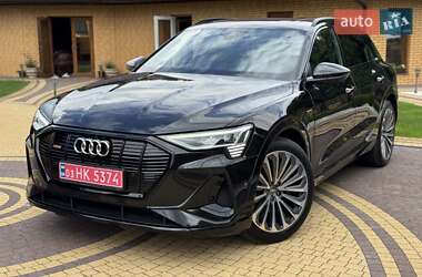 Позашляховик / Кросовер Audi e-tron 2021 в 