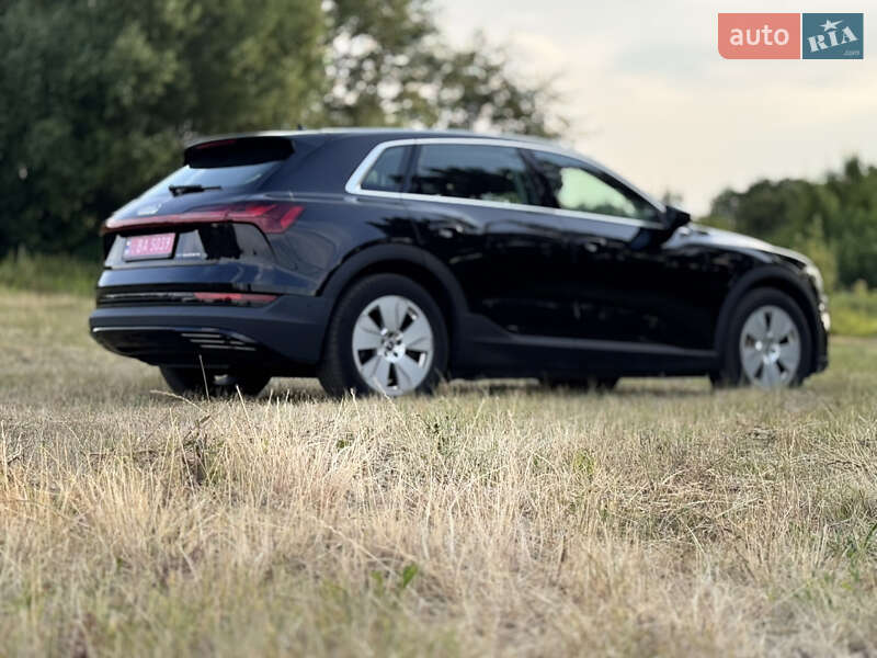 Позашляховик / Кросовер Audi e-tron 2019 в Козятині
