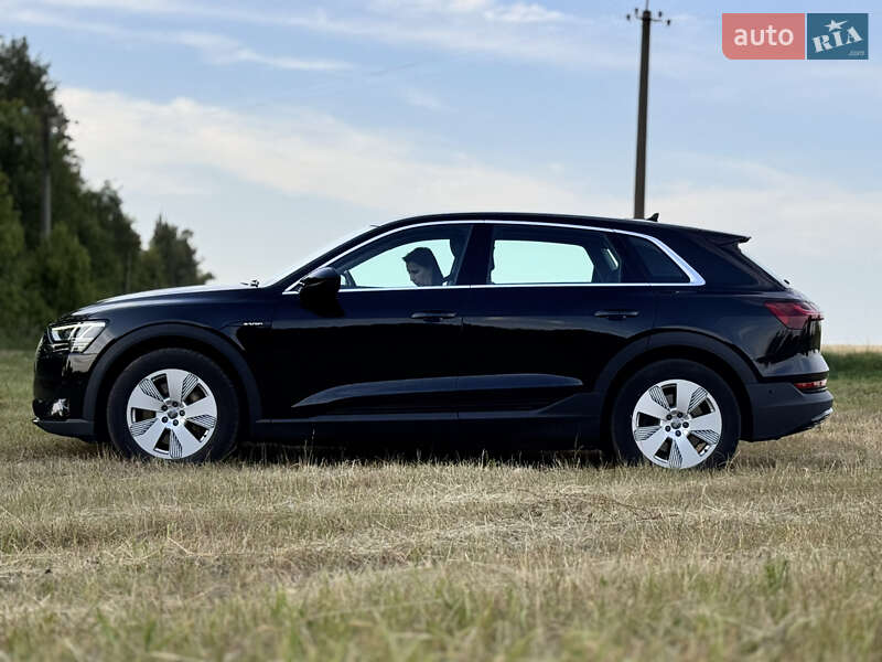 Позашляховик / Кросовер Audi e-tron 2019 в Козятині