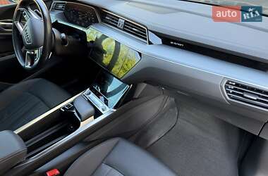 Внедорожник / Кроссовер Audi e-tron 2020 в 