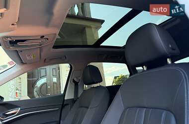 Внедорожник / Кроссовер Audi e-tron 2020 в 