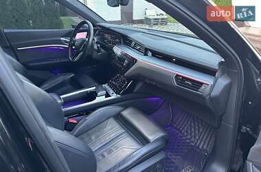 Позашляховик / Кросовер Audi e-tron 2019 в 