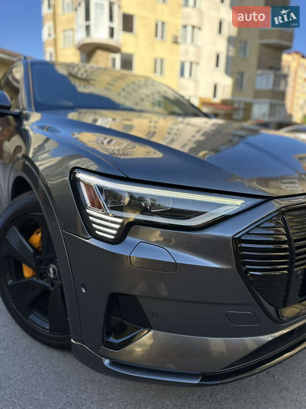 Позашляховик / Кросовер Audi e-tron 2019 в Тернополі