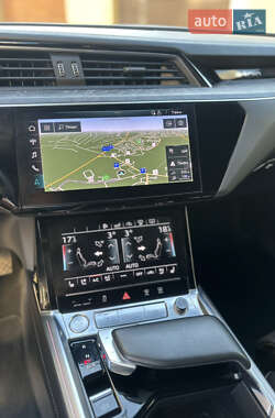 Внедорожник / Кроссовер Audi e-tron 2019 в 