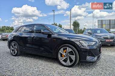 Внедорожник / Кроссовер Audi e-tron 2022 в 