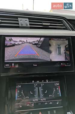 Внедорожник / Кроссовер Audi e-tron 2022 в 