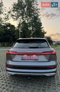 Внедорожник / Кроссовер Audi e-tron 2019 в 