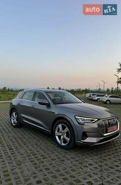 Внедорожник / Кроссовер Audi e-tron 2019 в 