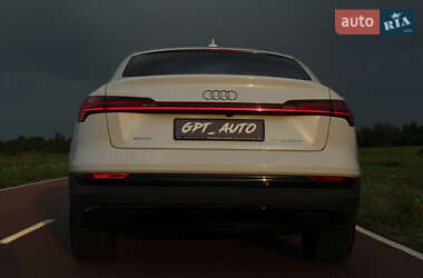 Внедорожник / Кроссовер Audi e-tron 2021 в 