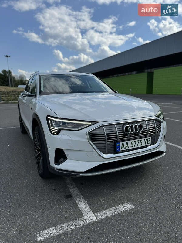 Audi e-tron 2019