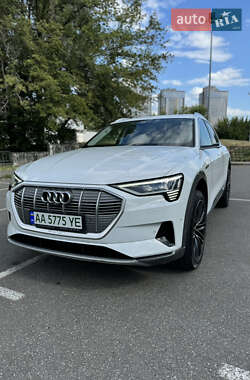 Внедорожник / Кроссовер Audi e-tron 2019 в 