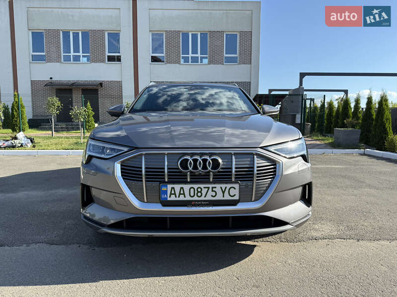 Позашляховик / Кросовер Audi e-tron 2020 в Києві