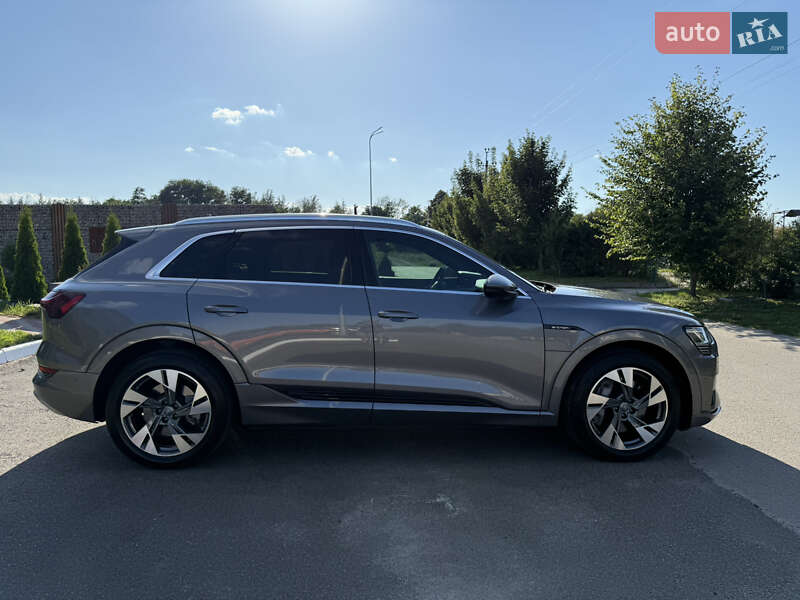 Позашляховик / Кросовер Audi e-tron 2020 в Києві