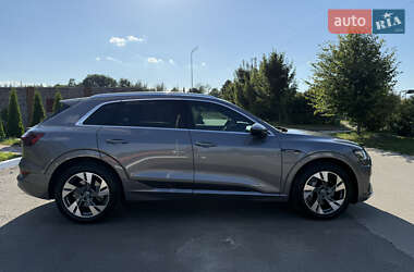 Внедорожник / Кроссовер Audi e-tron 2020 в 