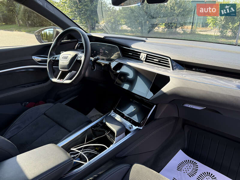 Позашляховик / Кросовер Audi e-tron 2020 в Києві