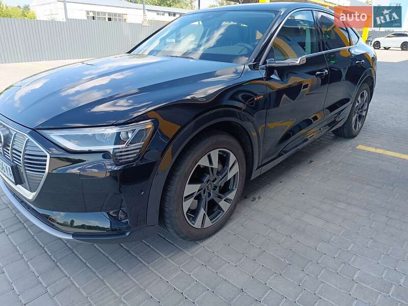 Позашляховик / Кросовер Audi e-tron 2022 в Харкові
