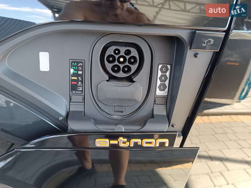 Позашляховик / Кросовер Audi e-tron 2022 в Харкові