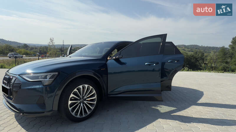 Позашляховик / Кросовер Audi e-tron 2019 в Чернівцях