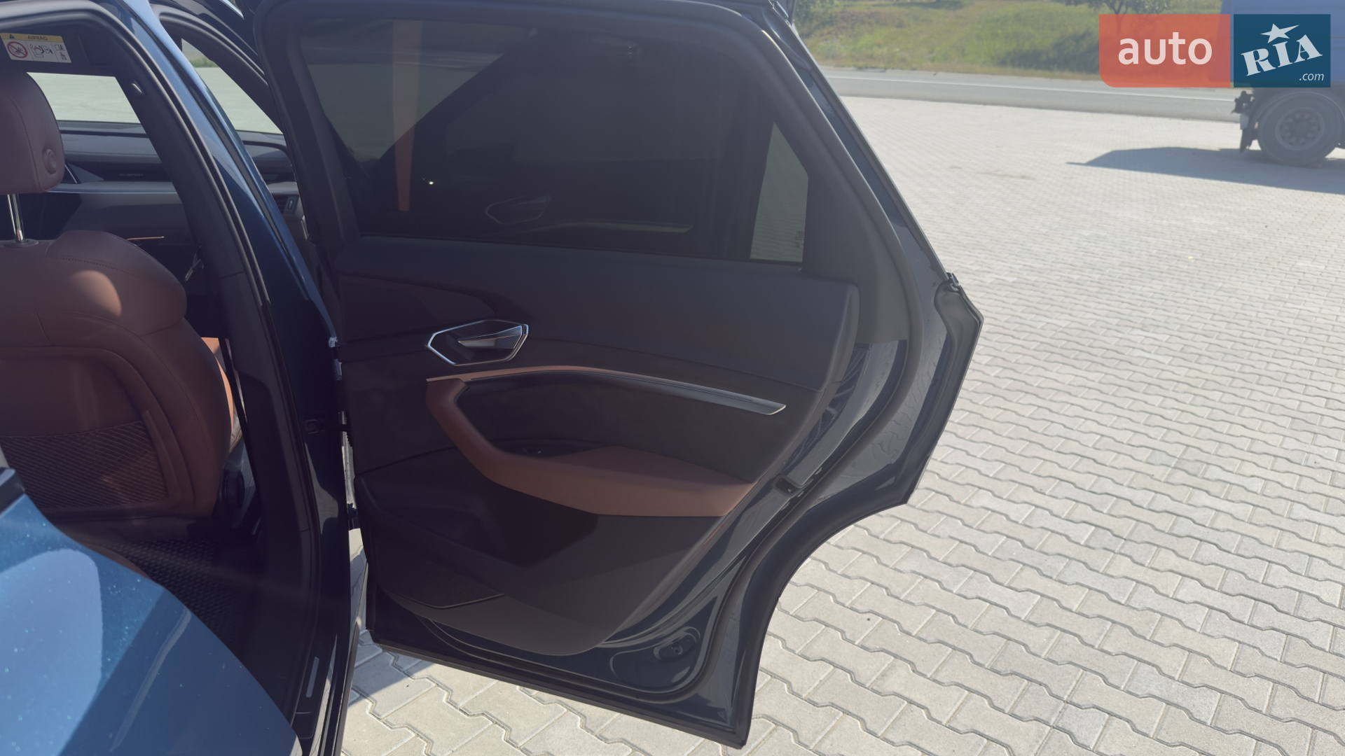 2019 Audi e-tron - мініатюра 14