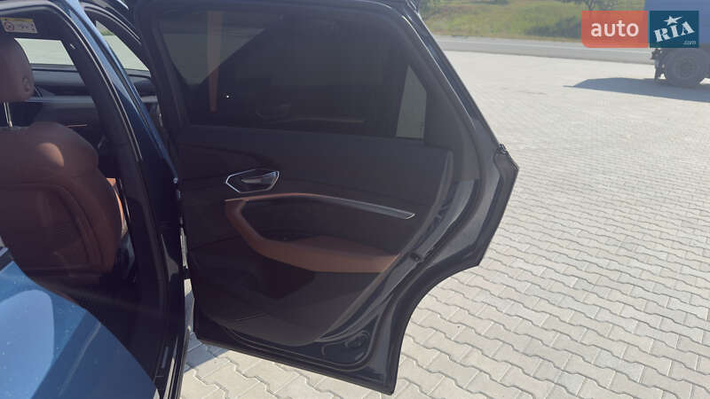 Позашляховик / Кросовер Audi e-tron 2019 в Чернівцях