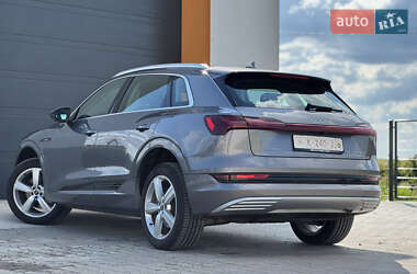 Внедорожник / Кроссовер Audi e-tron 2021 в 
