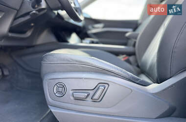 Внедорожник / Кроссовер Audi e-tron 2021 в 