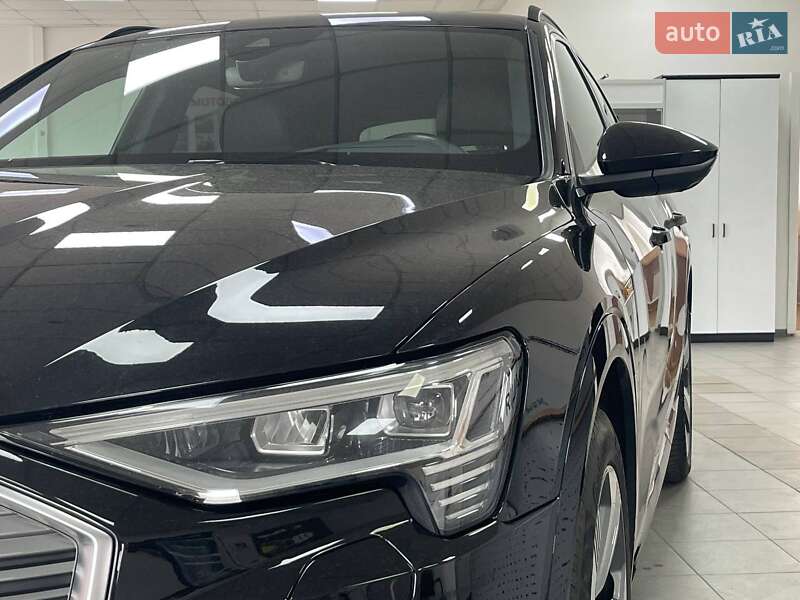 Внедорожник / Кроссовер Audi e-tron 2019 в Киеве
