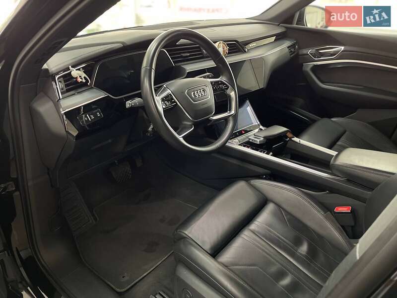 Внедорожник / Кроссовер Audi e-tron 2019 в Киеве