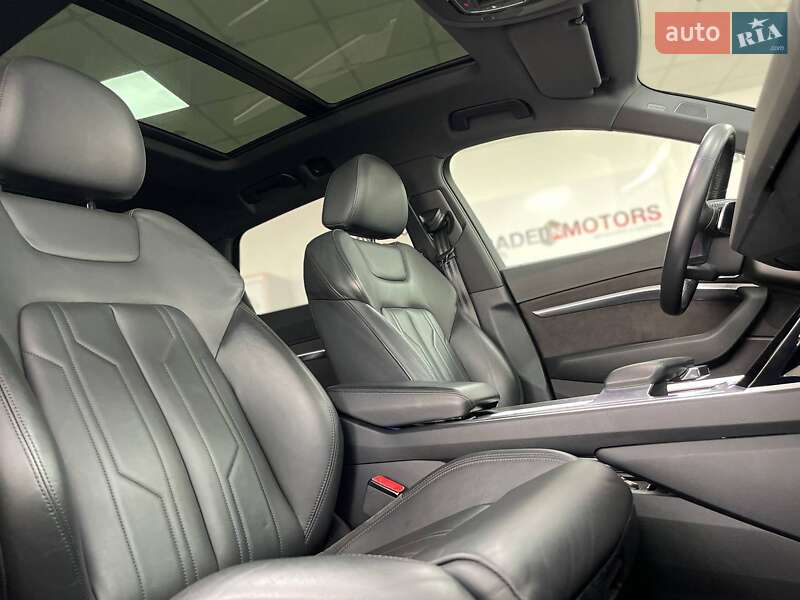 Внедорожник / Кроссовер Audi e-tron 2019 в Киеве