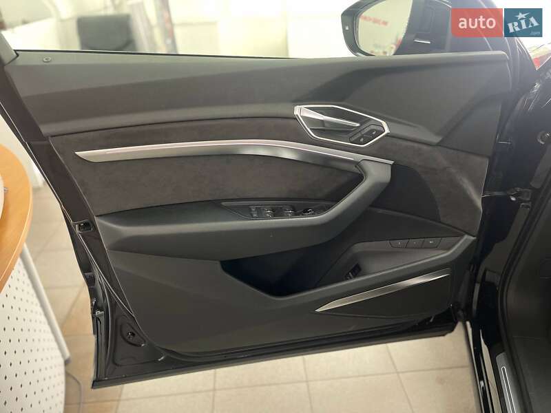 Внедорожник / Кроссовер Audi e-tron 2019 в Киеве