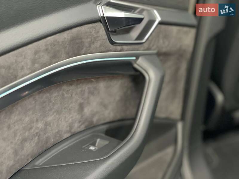 Внедорожник / Кроссовер Audi e-tron 2019 в Киеве