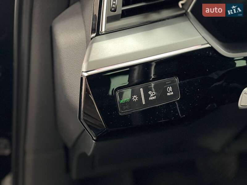Внедорожник / Кроссовер Audi e-tron 2019 в Киеве