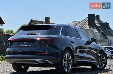 Внедорожник / Кроссовер Audi e-tron 2022 в 