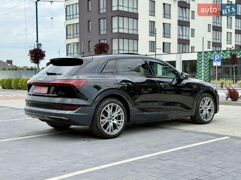 Позашляховик / Кросовер Audi e-tron 2020 в Городку