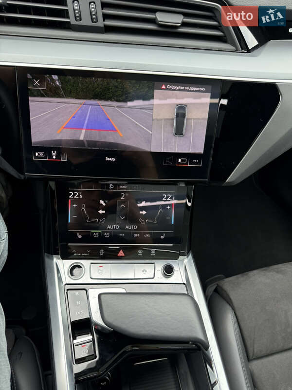 Позашляховик / Кросовер Audi e-tron 2020 в Городку