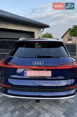 Позашляховик / Кросовер Audi e-tron 2020 в 
