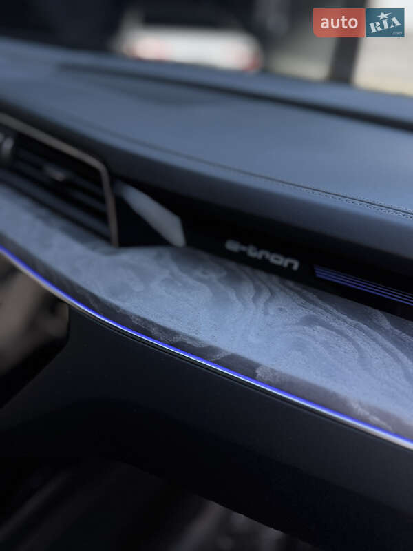 Внедорожник / Кроссовер Audi e-tron 2020 в Тернополе