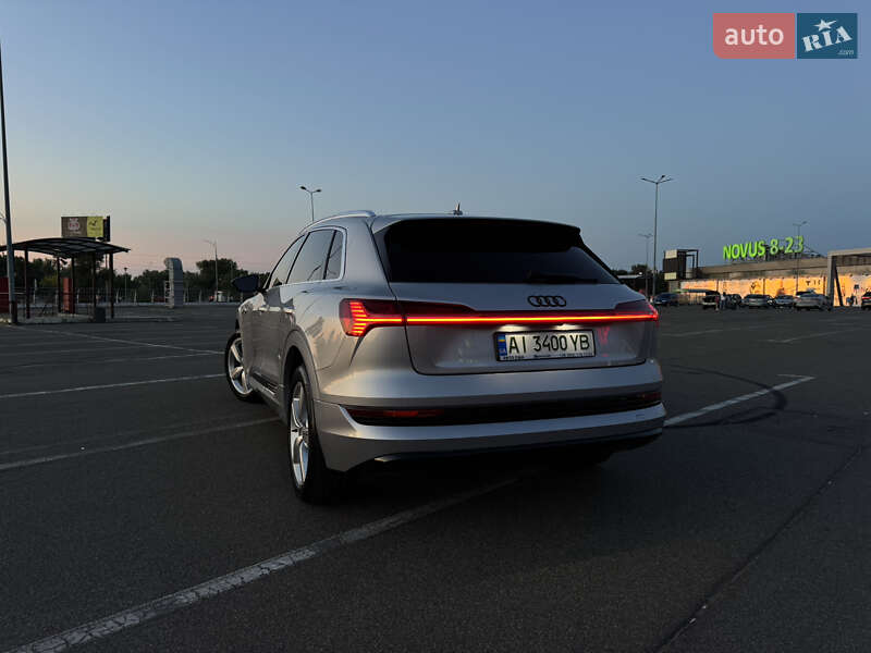Позашляховик / Кросовер Audi e-tron 2019 в Києві